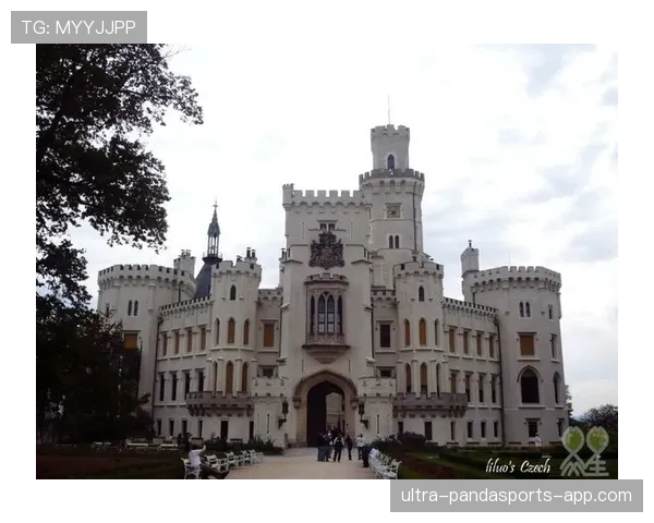 孔帕尼退役后住城堡，每天喝的水比普通人房租还贵