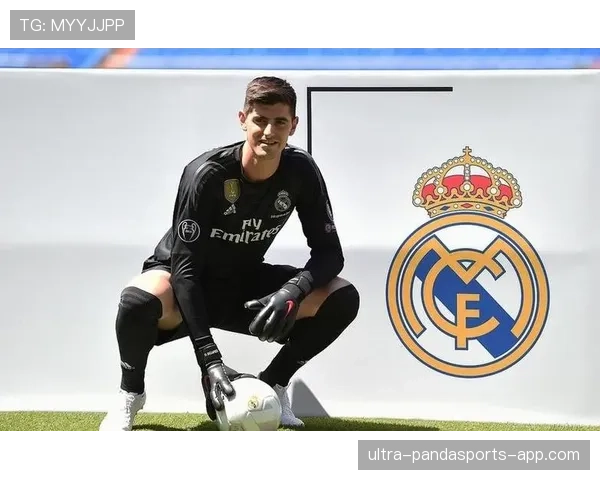 库尔图瓦如何在皇马从质疑走向正名：关键转折与表现重塑解析