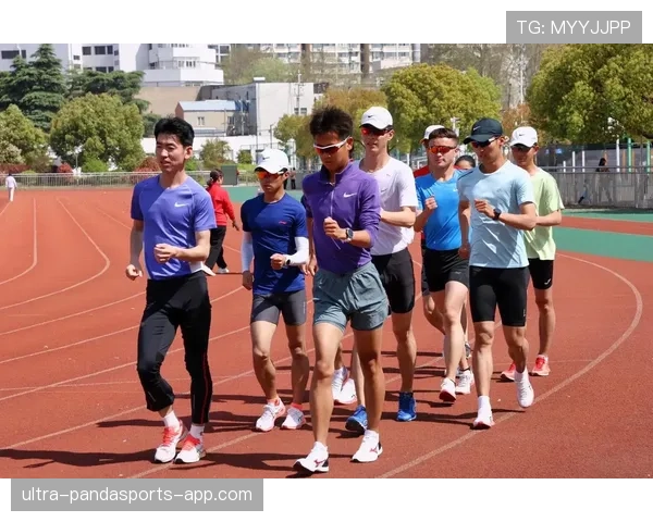 史梦瑶居然在训练场穿了几万块的运动鞋，这日常谁扛得住？